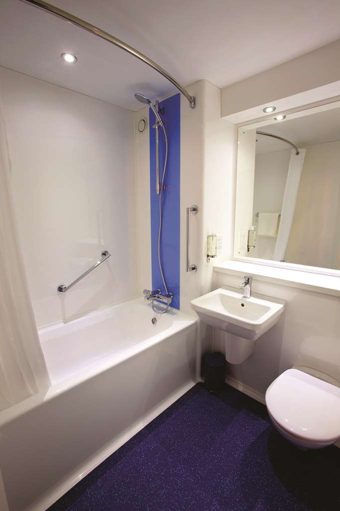 Travelodge Birmingham Sutton Coldfield Quarto foto